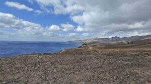 Large plot of land between Puerto Calero and Playa Quemada