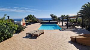 Large Villa & Apartment in Puerto del Carmen