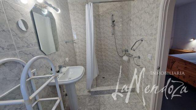 4362 - bathroom en-suite